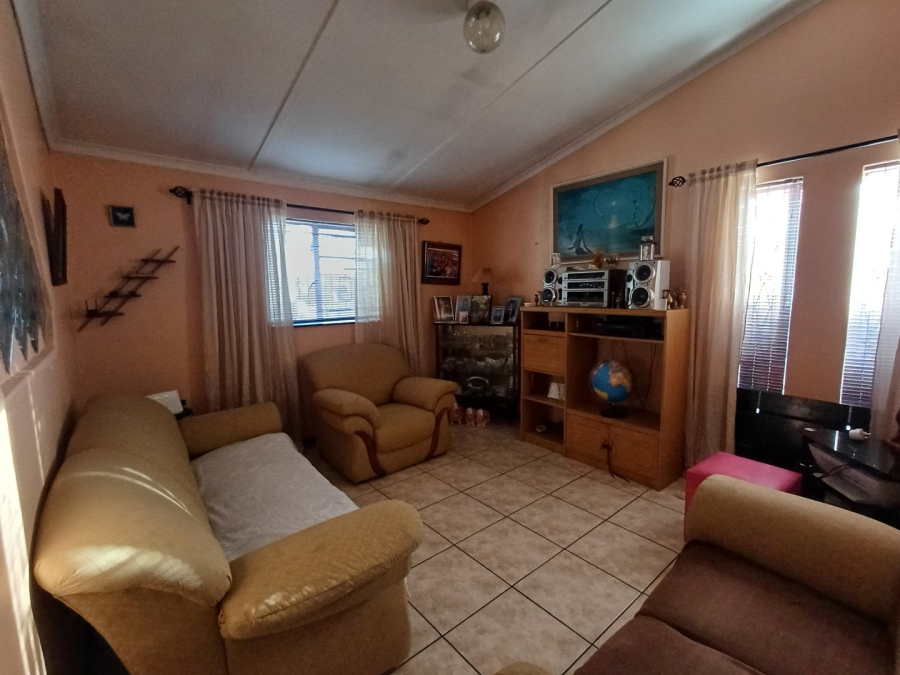 3 Bedroom Property for Sale in Bishop Lavis Western Cape